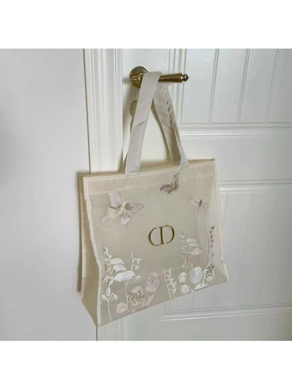 Embroidered Floral Mesh Tote Bag in Ivory